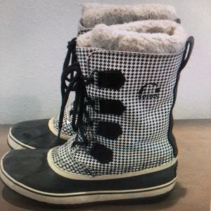 Sorel size 8 boots